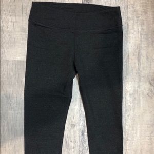 WORN ONCE Fabletics dark grey cropped leggings